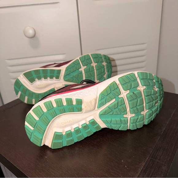 Brooks Ghost 11 Women's Athletic Shoes - Dark Pink and Aqua Size 8 - Picture 5 of 6